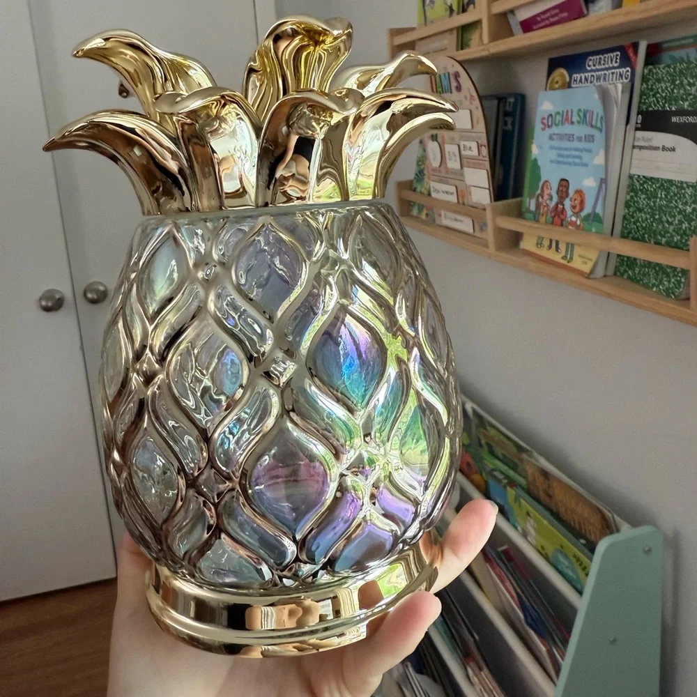 Gold and Iridescent Pineapple Vase - Picture 1 of 3